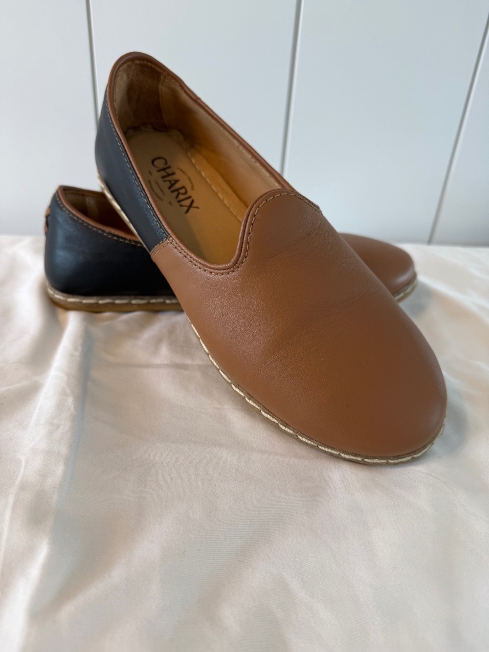 Charix Classic Camel Black Slip-on 37
